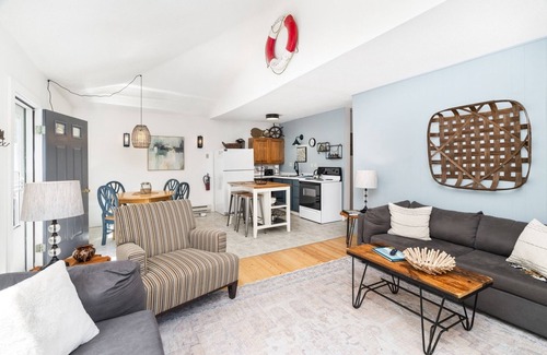 La Pointe Apartment | Queen Suite at Ferry Landing Suites in Downtown La Pointe!