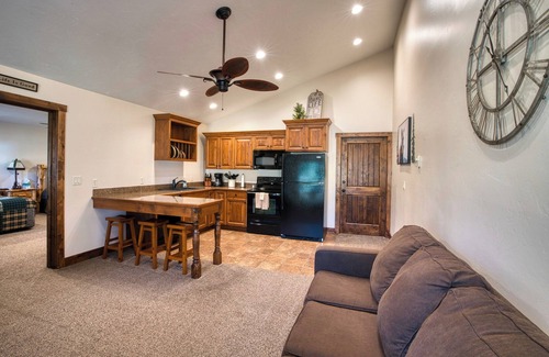 Island Park Cabin | Queen Suite at Ponds Lodge Cabin 32 Unit 1