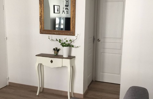 Saint-Vincent-de-Paul Apartment | QUEEN SUITE nnDelightful 2-bedroom apartment with WiFi in Paris