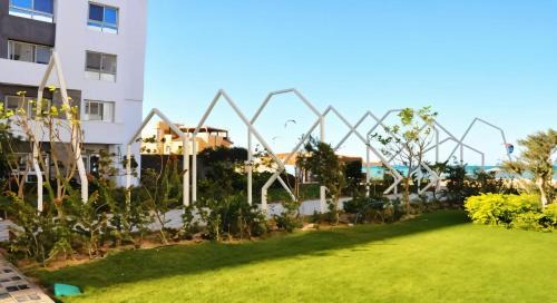Al Ahyaa Resort | Queen T Suites All Inclusive Resort