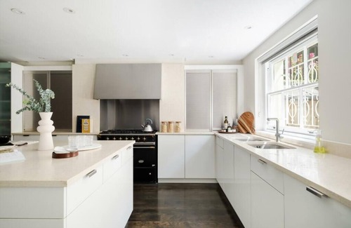 Brompton & Hans Town House | Queens Gate Estate (QGE283)