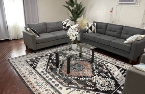 Queens House | Queens Modern 3 Bedroom Apartment. 5 mins from JFK
