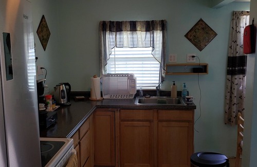 Rockport Cabin | Quick 2-5 minute walk to Old-Town Rockport