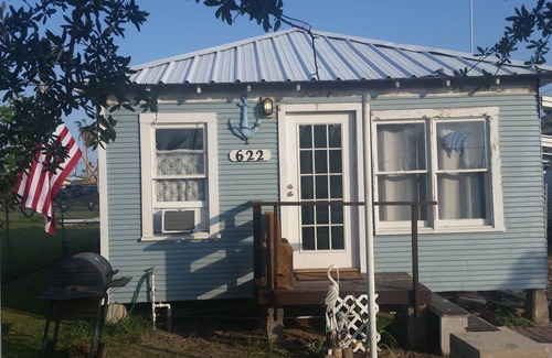 Rockport Cabin | Quick 2-5 minute walk to Old-Town Rockport