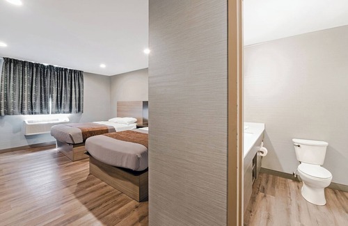 Foxboro House | Quick Escape! 3 Convenient Units with FREE Parking, Close to Xtreme Craze!