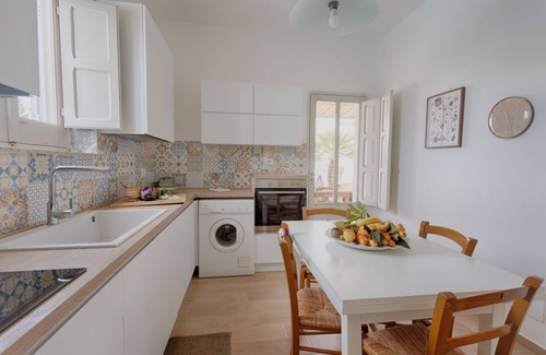 Rilievo Apartment | Quiet 107 sqm apartment with independent entrance, perfect for 4 people, located on the ground floor of a renovated building (NOT suitable for disabled people). The apartment is located in Misiliscemi and boasts a splendid view of the Egadi islands. It i