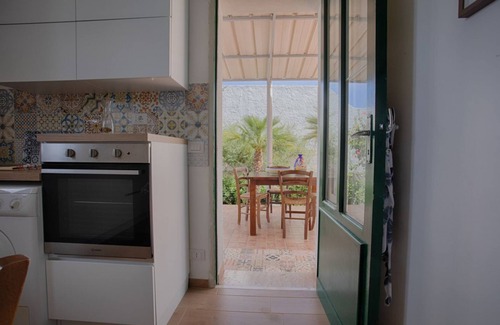 Rilievo Apartment | Quiet 107 sqm apartment with independent entrance, perfect for 4 people, located on the ground floor of a renovated building (NOT suitable for disabled people). The apartment is located in Misiliscemi and boasts a splendid view of the Egadi islands. It i