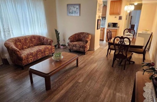 Medfield Apartment | Quiet 2 Bedroom Apartment Condo close to Downtown - Emerald Elite