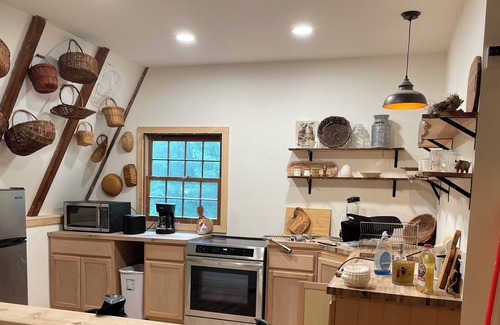 West Stockbridge House | Quiet 2BR/1BA Forest-View Barn Apartment – Newly Renovated, Peaceful Escape