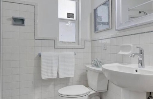 Lighthouse Point House | Quiet 3/3 Located Close to Beaches Downtown Boca Raton