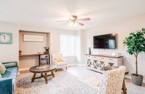 Otterbien Home House | Quiet 3B Townhouse by Liberty Hospital, West Chester