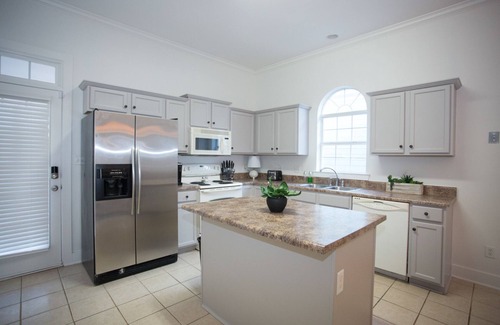 Bessemer House | Quiet 3BR 2 Bath 1-level home, Fast Internet, Comfortable