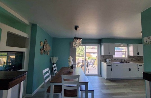Eau Claire House | Quiet 3BR/2BA Near Mall, Shopping Centers, & I-94