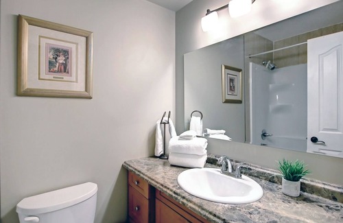 West Edmonton House | Quiet 3BR Suite In Upscale Area By River Ravine Near WEM, Quick Access Henday!