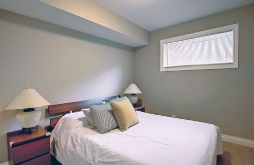 West Edmonton House | Quiet 3BR Suite In Upscale Area By River Ravine Near WEM, Quick Access Henday!