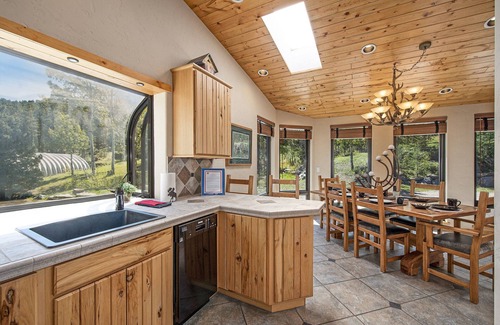 Little Valley Cabin | Quiet 4 Acres, Gym,Theater, Grill, & WILDLIFE! Sleeps 6 IN LUXURY!nLic NCD0335