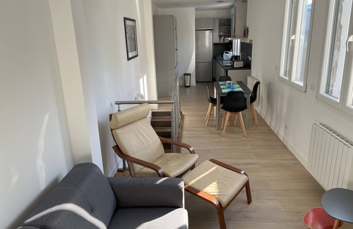 Le Plateau House | Quiet 80m² house/loft with garden and private parking, close to Paris and Disney