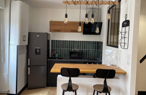 Bastide Apartment | Quiet and bright 52 m² apartment in Bordeaux.