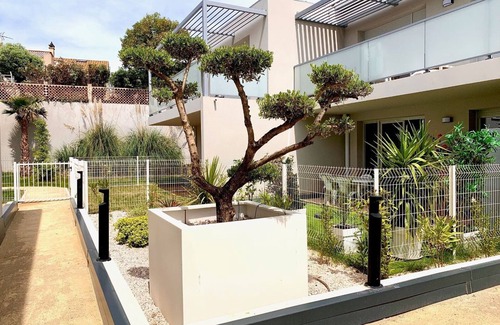 Meze Apartment | Quiet and Comfortable 3-Star Apartment Steps from the Beach in Mèze