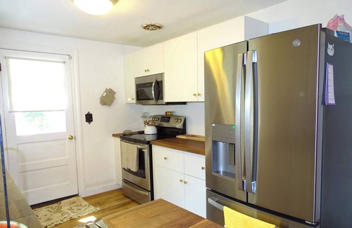 Sudbury House | Quiet and Comfortable 4 Bed 2 Bath