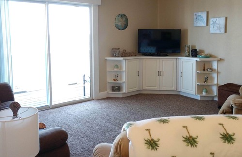 Gulf Breeze Condo | Quiet and cozy apartment on the sound