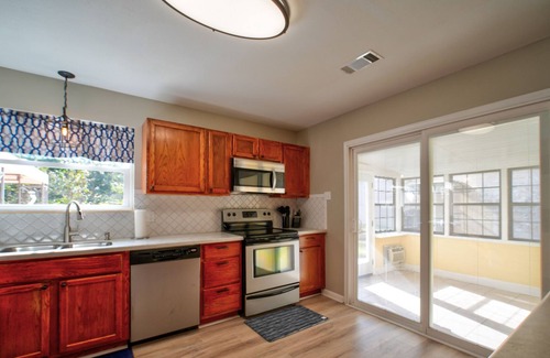 Warner Robins House | Quiet and cozy home with in-ground pool close to shopping.
