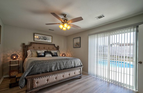 Warner Robins House | Quiet and cozy home with in-ground pool close to shopping.