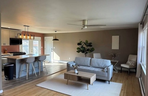 North Tonawanda House | Quiet and cozy house. Close to Niagara Falls, Canada, Buffalo and Bills Stadium.