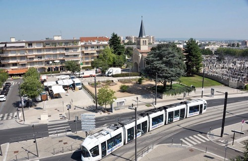 Bron Apartment | Quiet apartment close to amenities