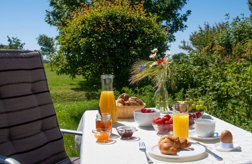 Kreptitz Apartment | quiet apartment near the beach on the ground floor with garden incl. Indoor swimming pool /sauna etc.