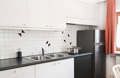 Albions Condo | Quiet apartment with free parking on the property
