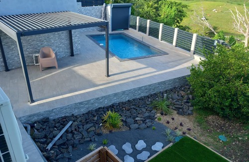 Point d'Or Apartment | Quiet apartment with swimming pool and lush greenery lulled by birdsong