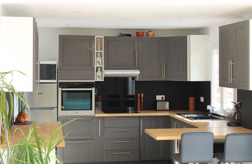 Pertuis Apartment | Quiet apartment with swimming pool