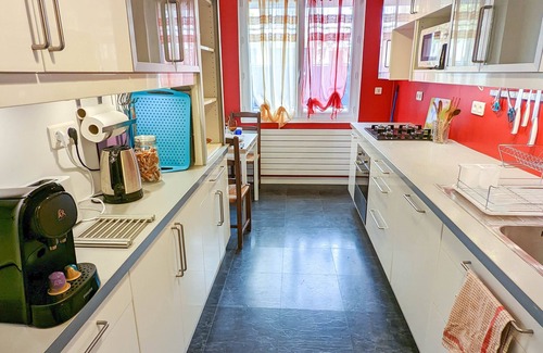 Fontaine Lestang House | Quiet, bright house with garden