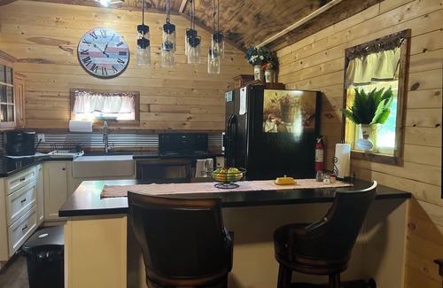 Genoa Cabin | Quiet cabin in the hills close to the trails and other outdoor activities.