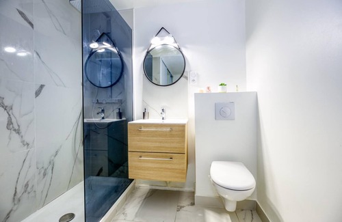 Notre-Dame Apartment | Quiet central location 5 minutes from the Château