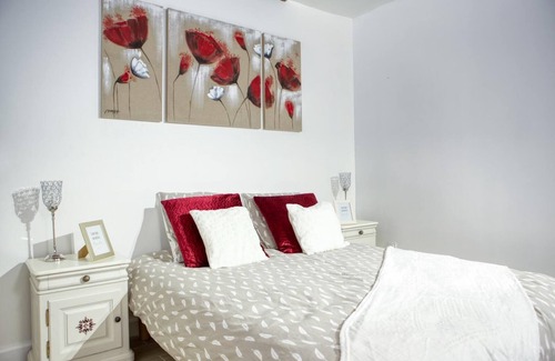 Notre-Dame Apartment | Quiet central location 5 minutes from the Château