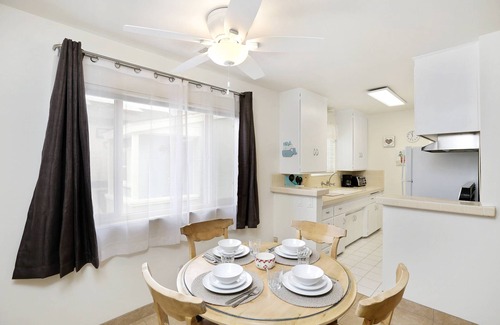 West Newport Apartment | Quiet, Charming, Great Value @ The Beach, 2 Blocks to Sand, BBQ, w/AC