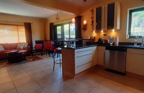 Gold Coast House | Quiet, Clean & Modern Townhouse at Gold Coast with 'Welcome Breakfast kit' incl.
