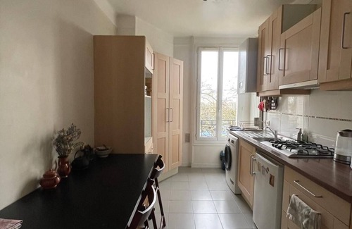 Vanves Apartment | Quiet, comfortable, fully-equipped apartment just outside Paris - sleeps 4