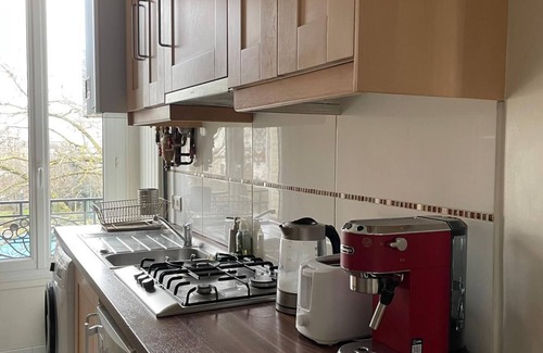 Vanves Apartment | Quiet, comfortable, fully-equipped apartment just outside Paris - sleeps 4