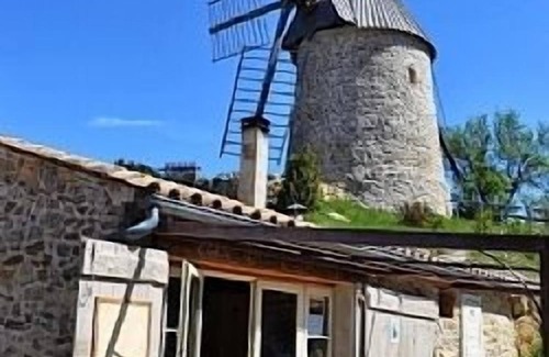 Cucugnan Apartment | Quiet, Comfortable Retreat Among Hills And Vineyards. Great Walks, Great Wines