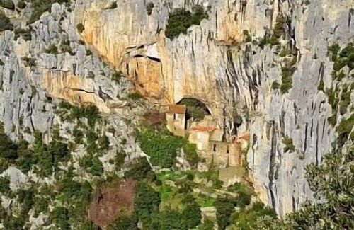 Cucugnan Apartment | Quiet, Comfortable Retreat Among Hills And Vineyards. Great Walks, Great Wines