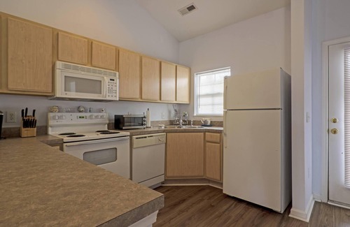 Wilmington Condo | Quiet Condo Between Carolina Beach and Downtown ILM - 2 Beds 2 Baths Sleeps 3