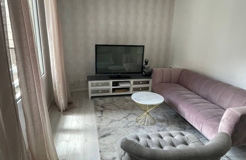 Sevres Apartment | Quiet, cosy apartment