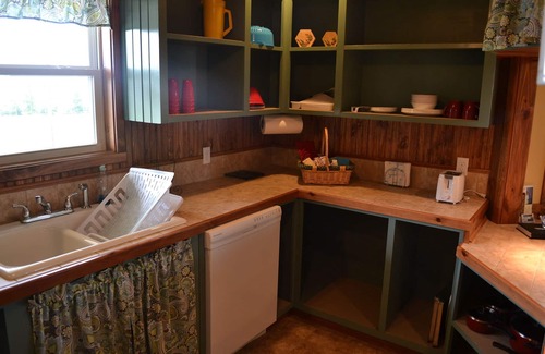 Newnata Cottage | Quiet Country Cottage Upper Level