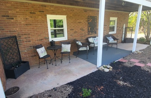 Inman House | Quiet country living close to everything