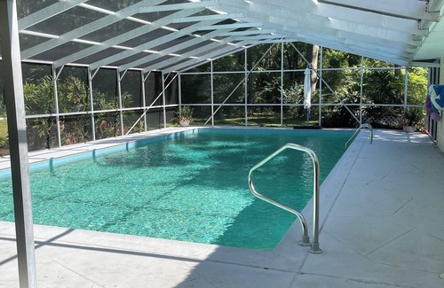 Monticello House | Quiet Country Retreat with a pool!