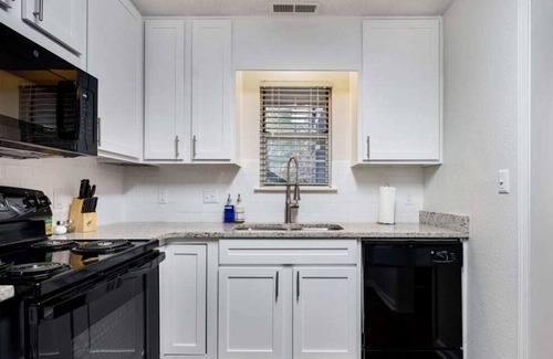 Meadowbrook Apartment | Quiet & Cozy Neighborhood | Comfy King Bed