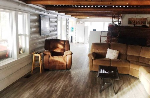 Onslow House | Quiet, Cozy, Rustic River House on the Stewiacke River